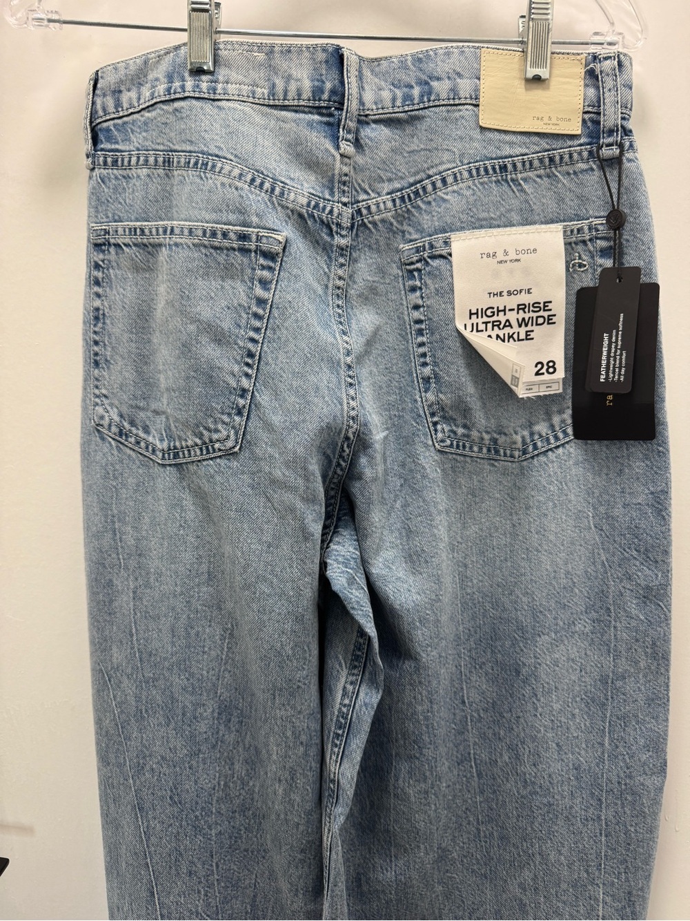 Rag & Bone Light Blue Women’s Featherweight Sweatpants Denim Jeans 28 Sofia NWT - Picture 5 of 15